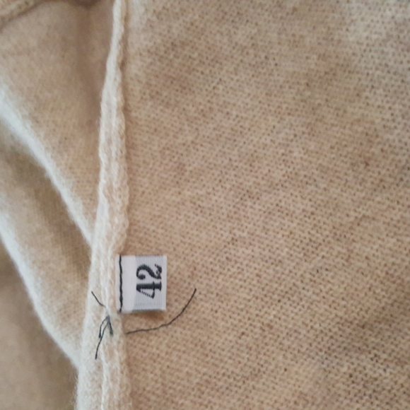 E&J tan camel color 100% cashmere Italian made sweater dress - Picture 3 of 5